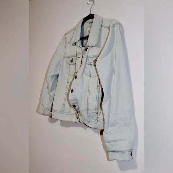 Independent Women's Blue and Silver Jacket - Picture 4 of 7